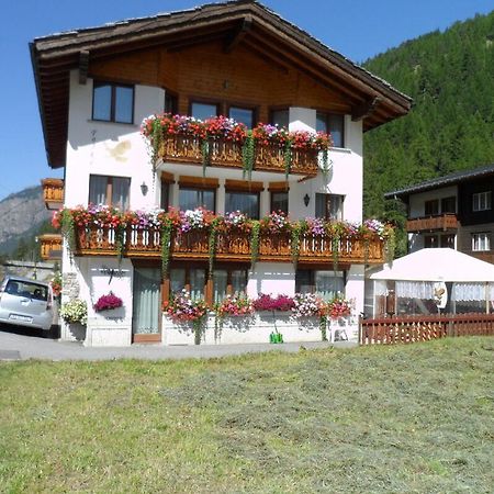Haus Falke Saas-Grund Exterior foto